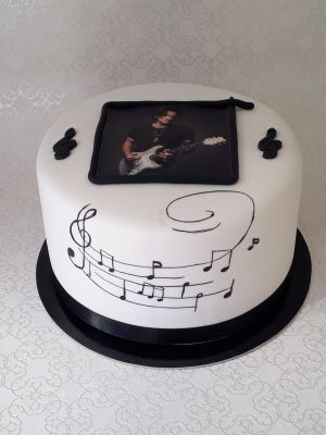 Egyedi képes zene torta