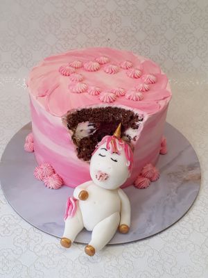 Jóllakott unikornis torta