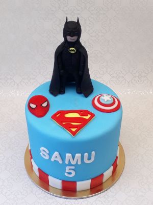 Szuperhős torta