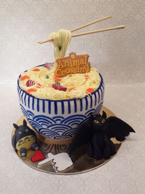 Rámen torta (figurákkal)