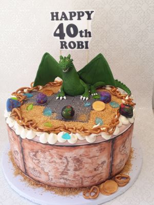 Sárkány torta kincsekkel