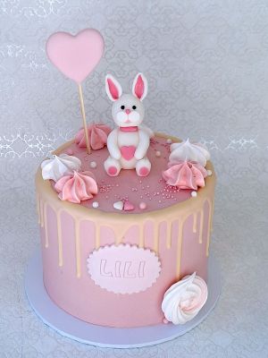 Nyuszis szülinapi torta