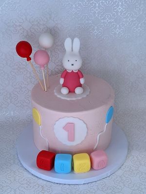 Nyuszis szülinapi torta