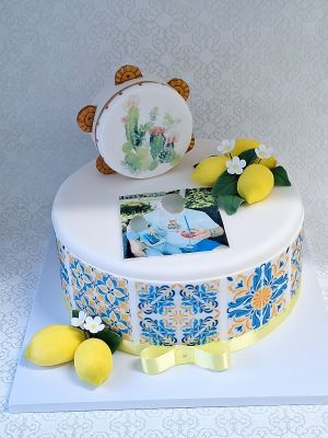 Citrom díszítésű torta