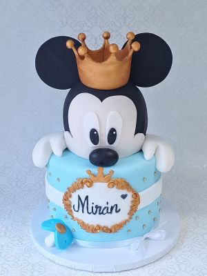 Mesehős torta